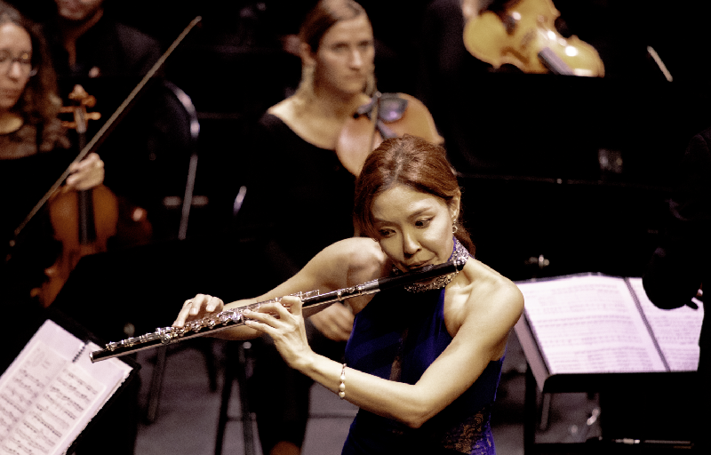 Golden-flute-classic-photo-ambiance-3